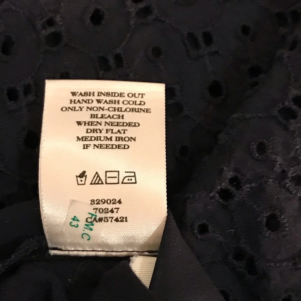 Ann Taylor navy eyelet front collared tank Medium - Picture 6 of 6
